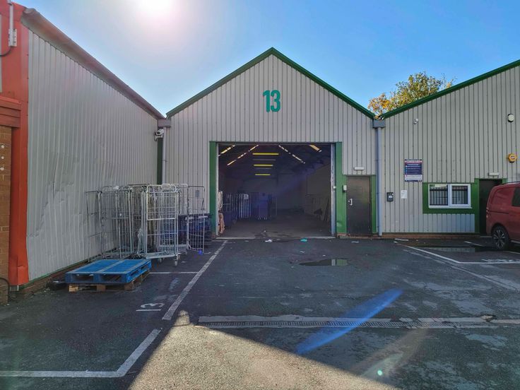 بناء هناجر ومستودعات